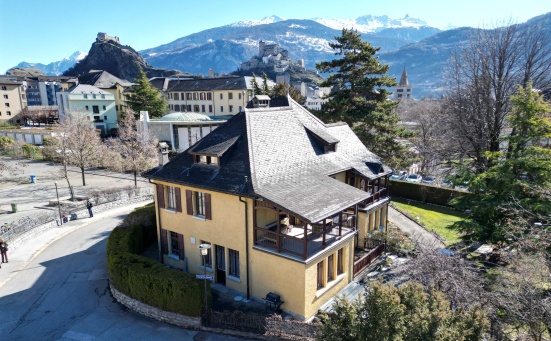 Villa, 8.5 pièces, 711.67 m2